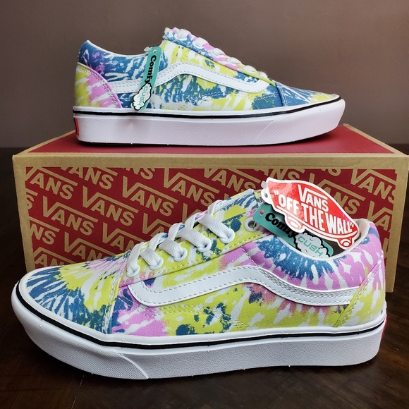 Vans Shoes - Vans Comfycush Old Skool Tie Dye Women Size 7, Men Size 5.5
